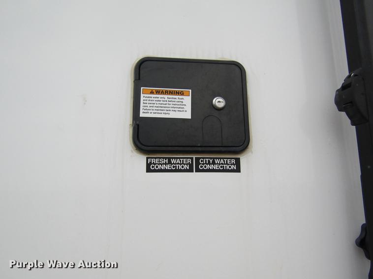 image for item DB4925 2017 Hoosier B8309 horse trailer