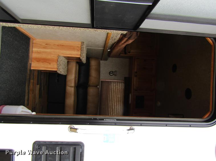 image for item DB4925 2017 Hoosier B8309 horse trailer