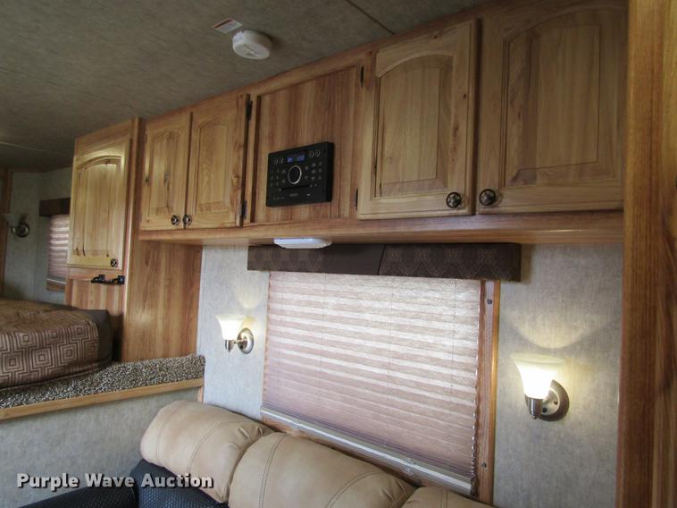 image for item DB4925 2017 Hoosier B8309 horse trailer