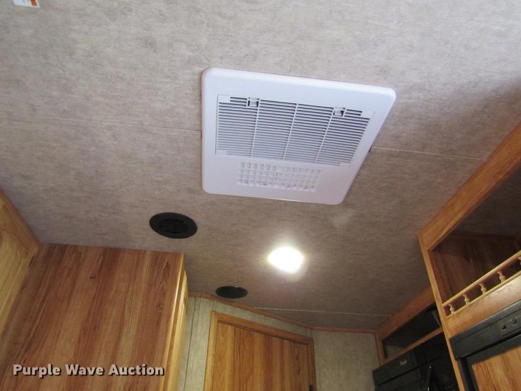 image for item DB4925 2017 Hoosier B8309 horse trailer