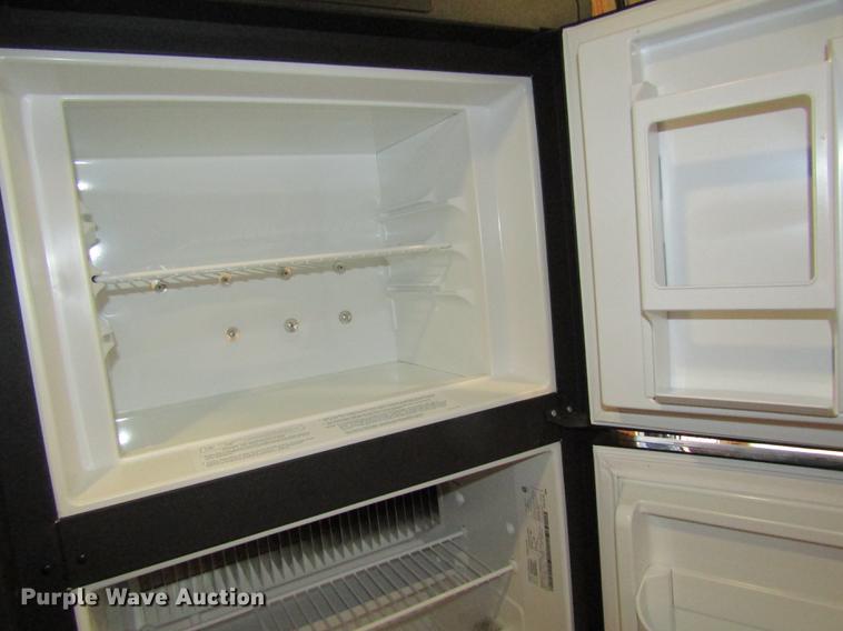 image for item DB4925 2017 Hoosier B8309 horse trailer