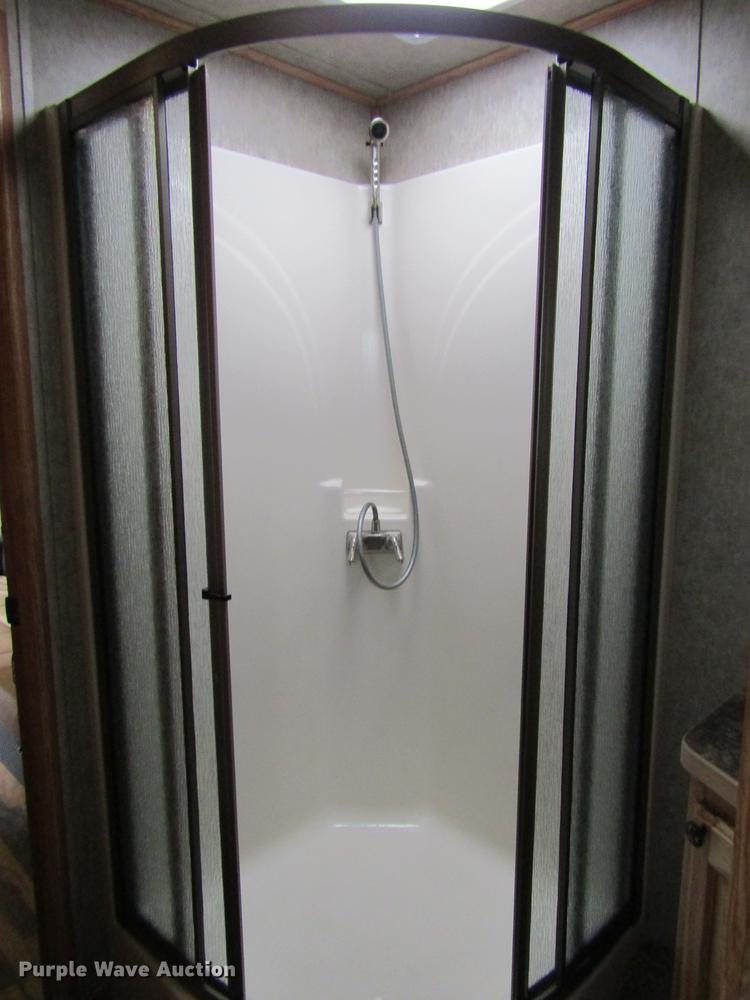 image for item DB4925 2017 Hoosier B8309 horse trailer