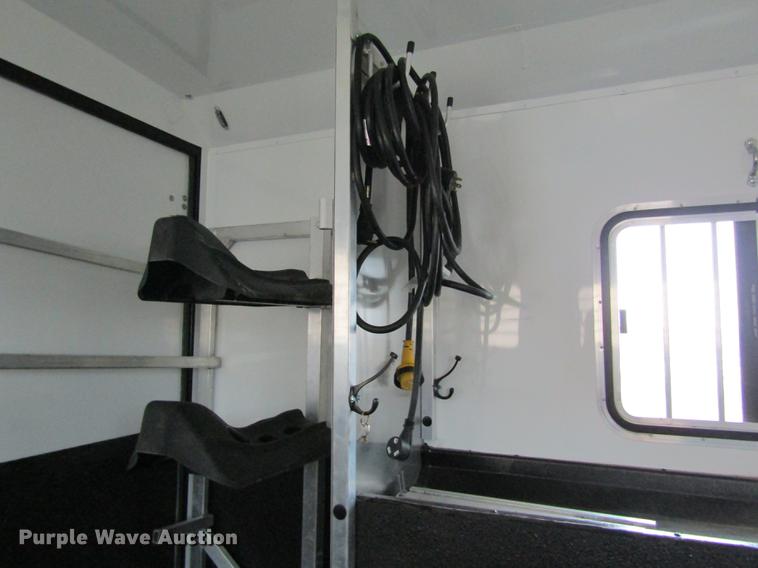 image for item DB4925 2017 Hoosier B8309 horse trailer