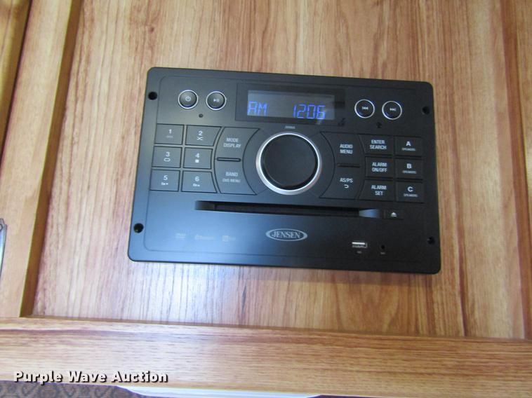 image for item DB4925 2017 Hoosier B8309 horse trailer