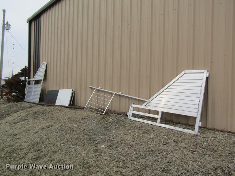 image for item DB4925 2017 Hoosier B8309 horse trailer