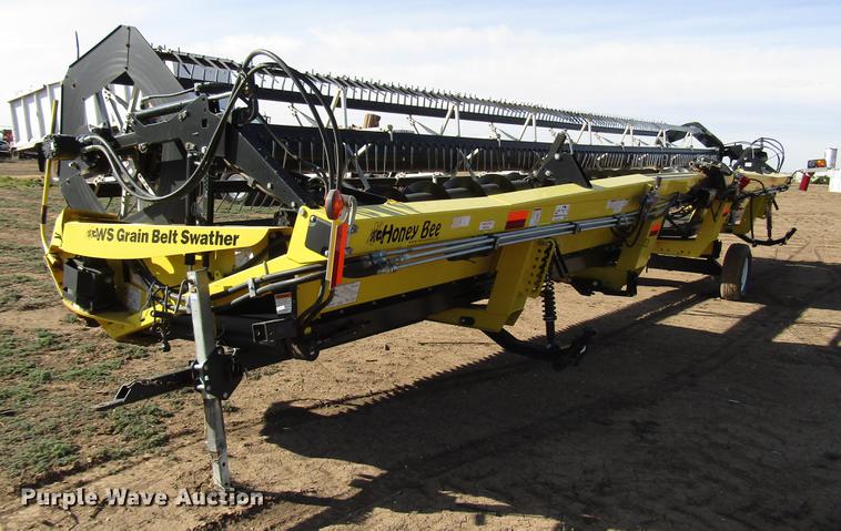 image for item DB6777 2013 Honey Bee WS36 D20 draper swather head
