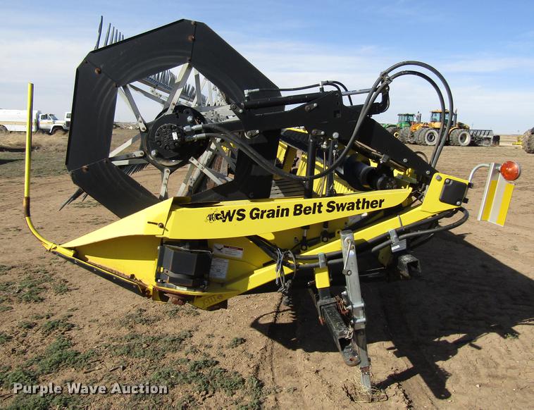 image for item DB6777 2013 Honey Bee WS36 D20 draper swather head