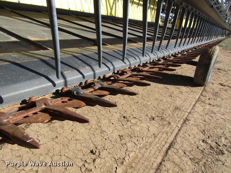 image for item DB6777 2013 Honey Bee WS36 D20 draper swather head