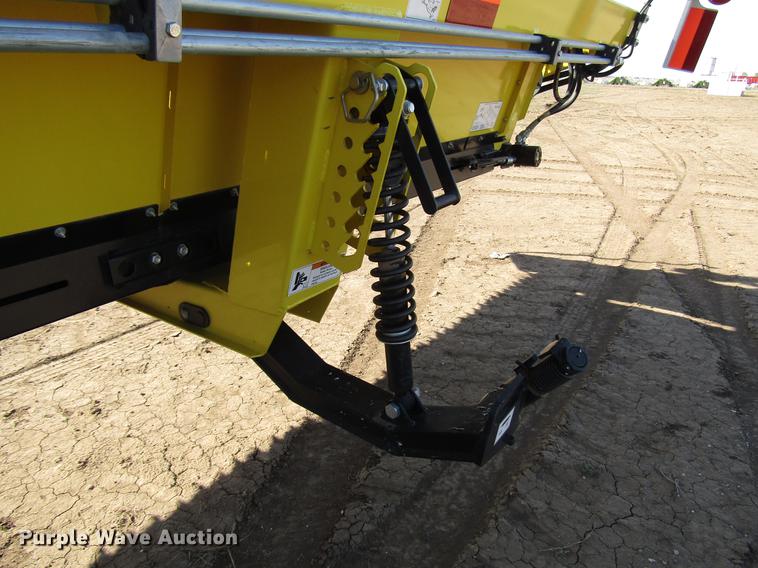 image for item DB6777 2013 Honey Bee WS36 D20 draper swather head