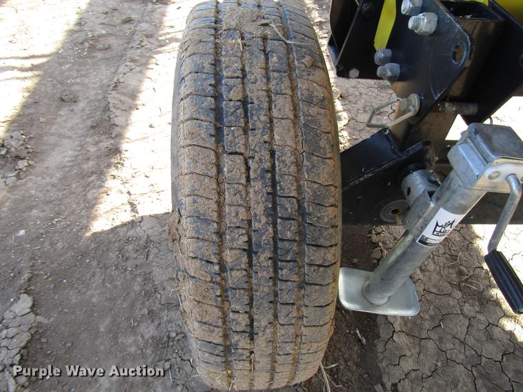 image for item DB6777 2013 Honey Bee WS36 D20 draper swather head