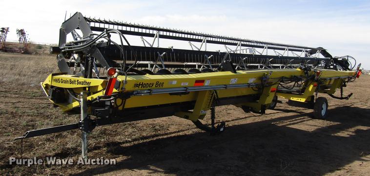 image for item DB6778 2013 Honey Bee WS36 D20 draper swather head