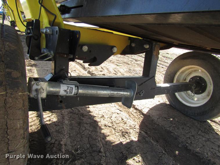 image for item DB6778 2013 Honey Bee WS36 D20 draper swather head