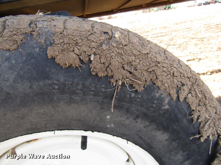 image for item DB6778 2013 Honey Bee WS36 D20 draper swather head