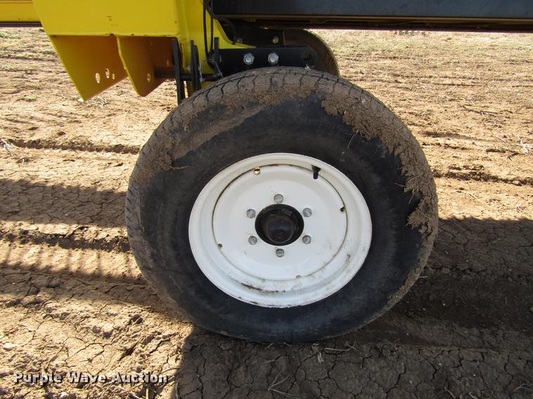 image for item DB6778 2013 Honey Bee WS36 D20 draper swather head