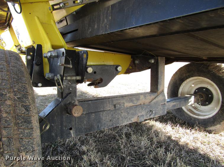 image for item DB6779 2014 Honey Bee WS36 K20 draper swather head