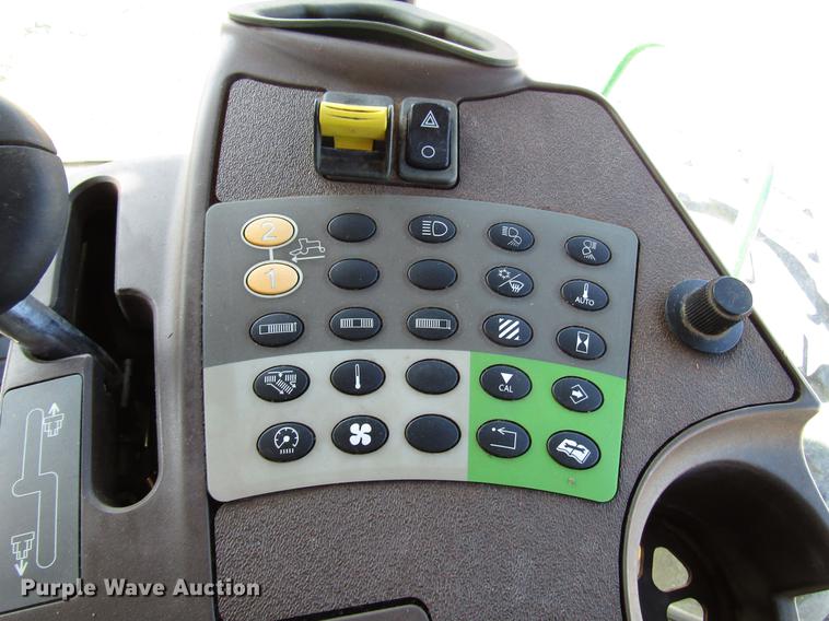 image for item DB6780 2011 John Deere R450 windrower