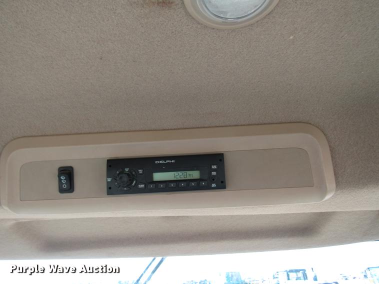 image for item DB6780 2011 John Deere R450 windrower