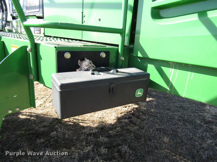image for item DB6780 2011 John Deere R450 windrower