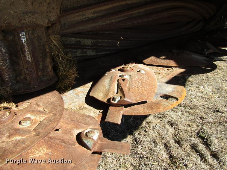 image for item DB6781 2013 John Deere R450 windrower