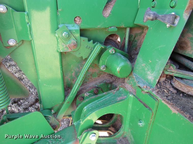 image for item DB6781 2013 John Deere R450 windrower
