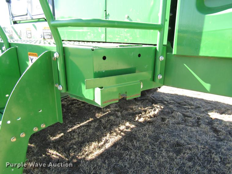 image for item DB6781 2013 John Deere R450 windrower
