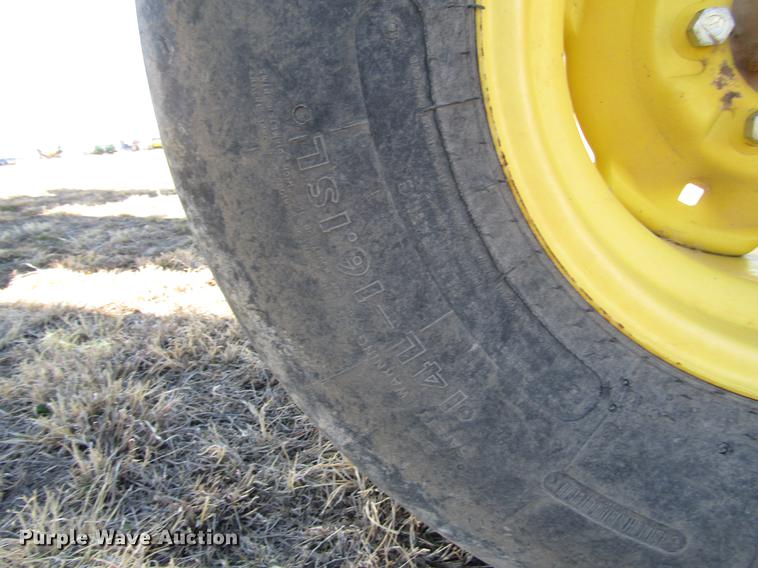 image for item DB6781 2013 John Deere R450 windrower