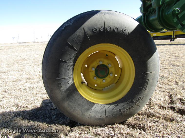 image for item DB6781 2013 John Deere R450 windrower