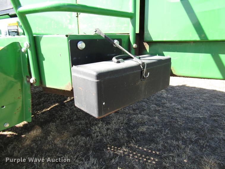 image for item DB6782 2012 John Deere R450 windrower