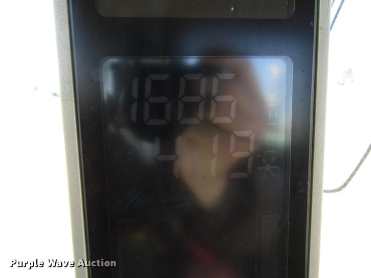 image for item DB6783 2011 John Deere R450 windrower