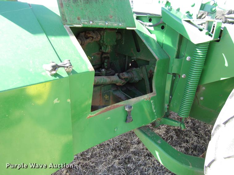 image for item DB6783 2011 John Deere R450 windrower