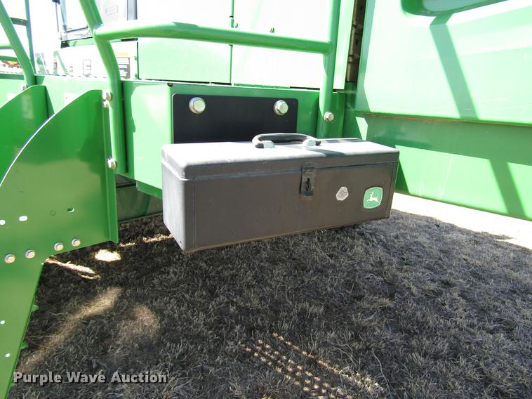 image for item DB6783 2011 John Deere R450 windrower