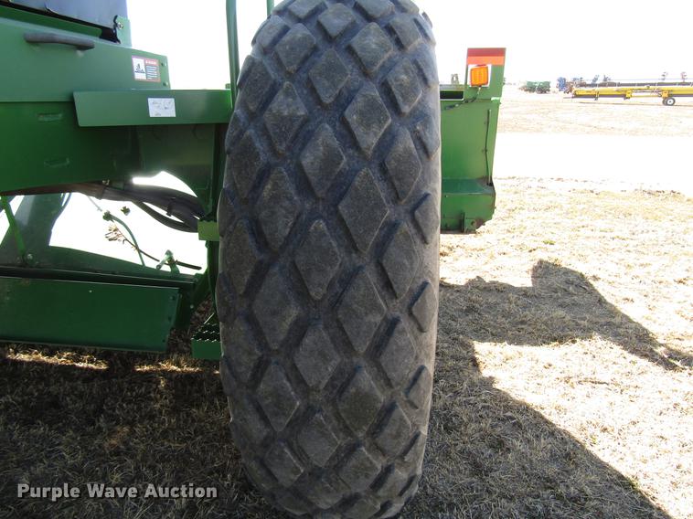 image for item DB6783 2011 John Deere R450 windrower