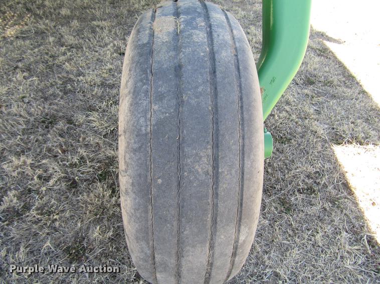 image for item DB6783 2011 John Deere R450 windrower