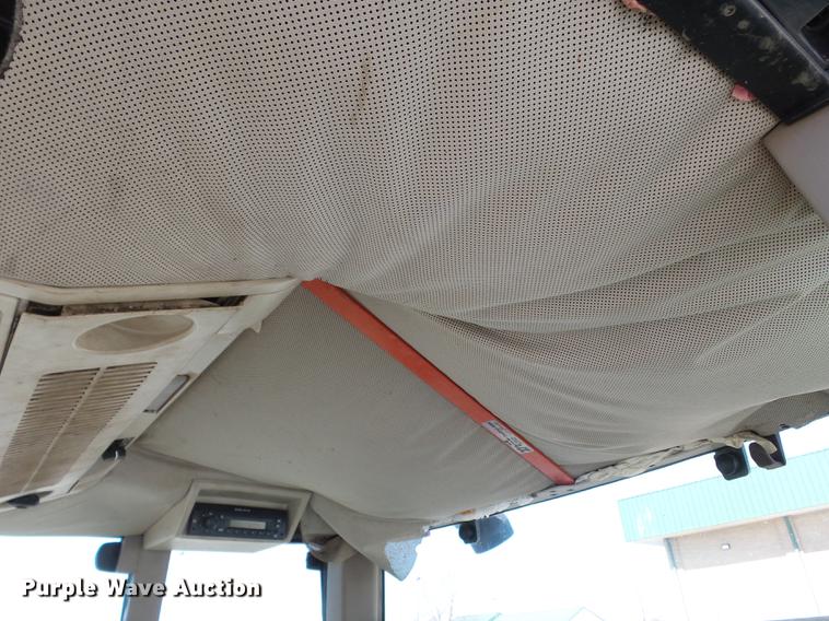 image for item DD2329 2005 John Deere 6615 MFWD tractor