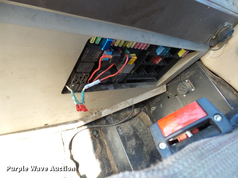 image for item DD2329 2005 John Deere 6615 MFWD tractor