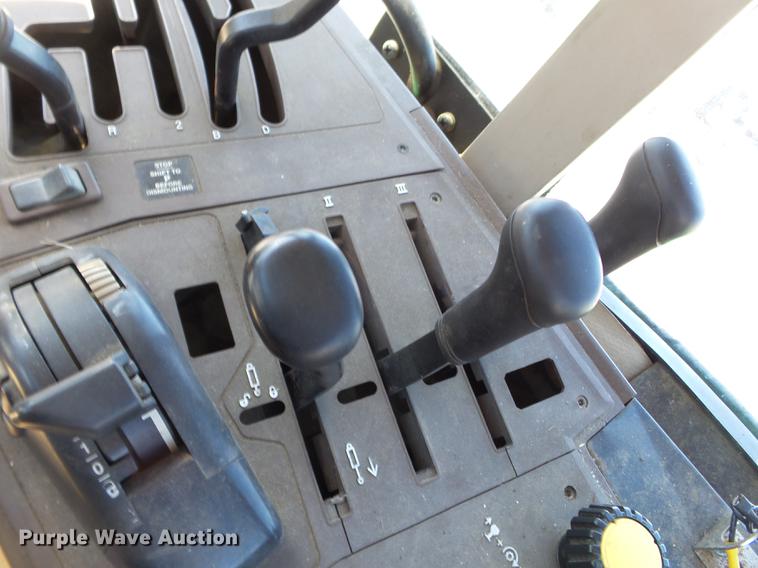 image for item DD2329 2005 John Deere 6615 MFWD tractor