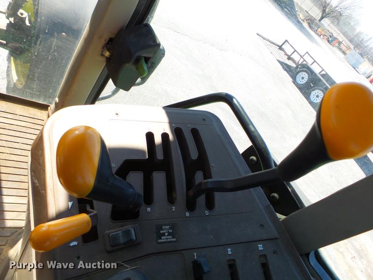 image for item DD2329 2005 John Deere 6615 MFWD tractor