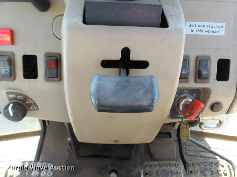 image for item DD2329 2005 John Deere 6615 MFWD tractor