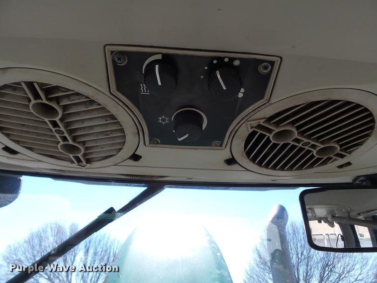 image for item DD2329 2005 John Deere 6615 MFWD tractor