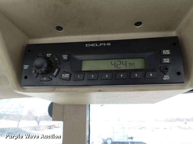 image for item DD2329 2005 John Deere 6615 MFWD tractor