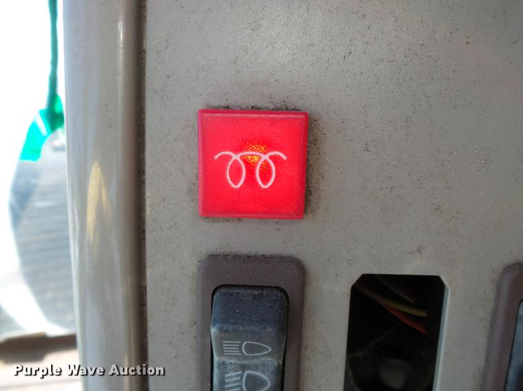 image for item DD2329 2005 John Deere 6615 MFWD tractor