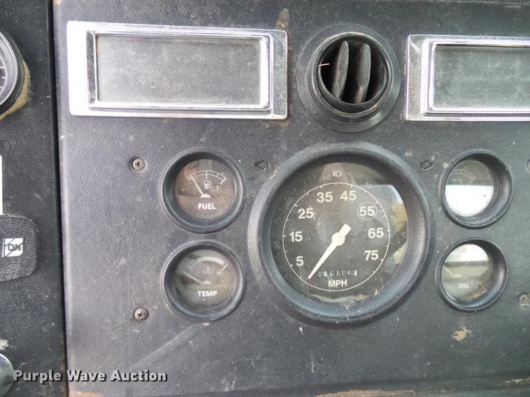 image for item DD5386 1995 Ford L8000 feed mixer truck