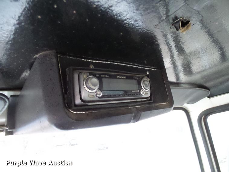 image for item DD5386 1995 Ford L8000 feed mixer truck