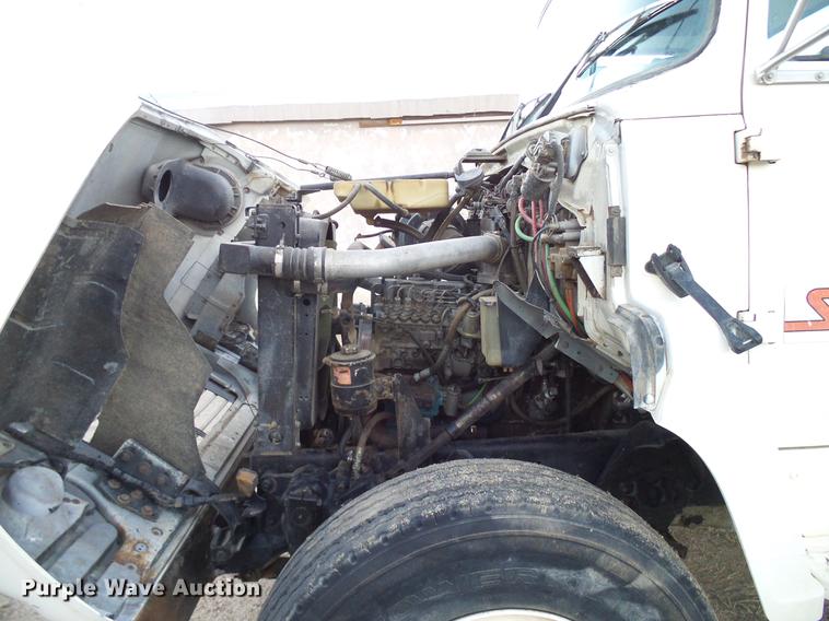 image for item DD5386 1995 Ford L8000 feed mixer truck