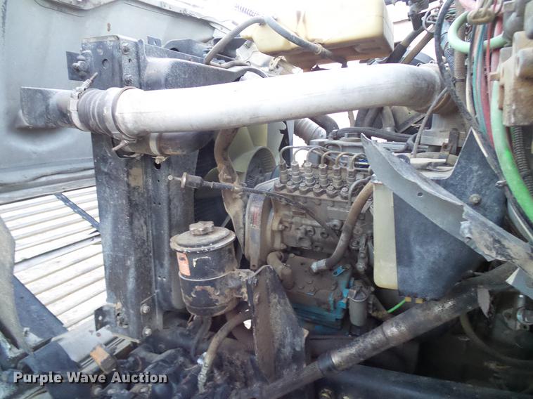 image for item DD5386 1995 Ford L8000 feed mixer truck