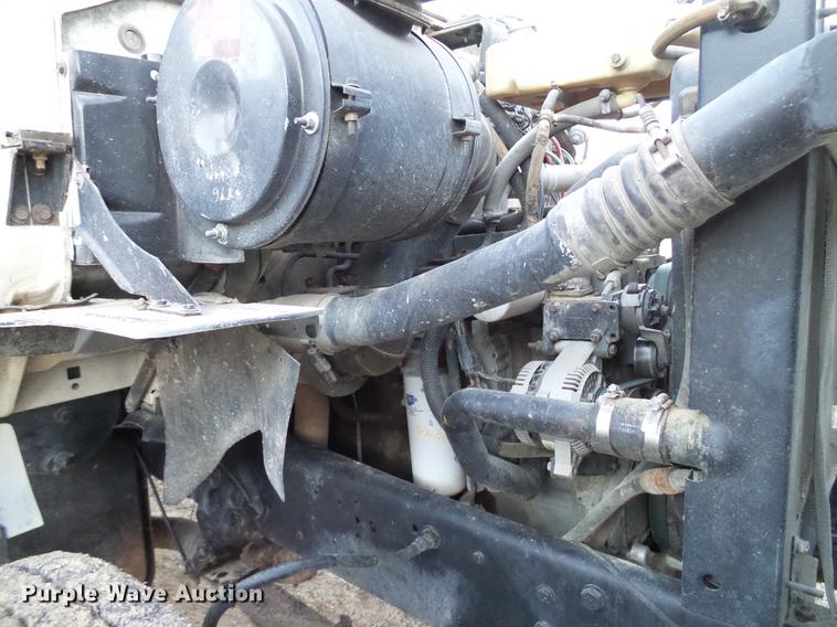 image for item DD5386 1995 Ford L8000 feed mixer truck