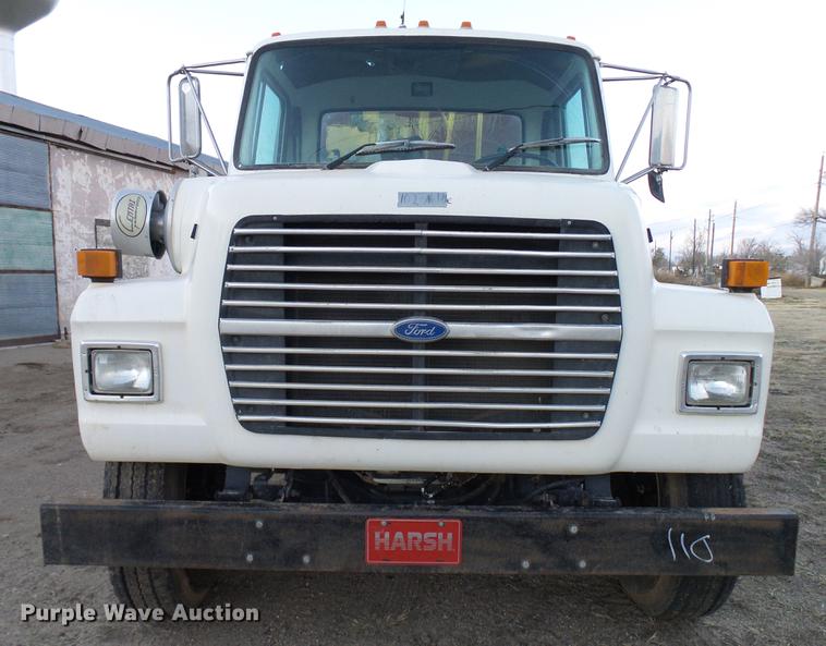 image for item DD5386 1995 Ford L8000 feed mixer truck