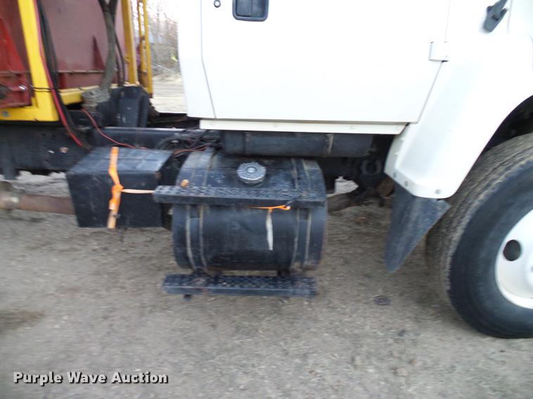 image for item DD5386 1995 Ford L8000 feed mixer truck