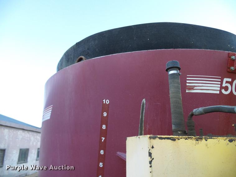 image for item DD5386 1995 Ford L8000 feed mixer truck