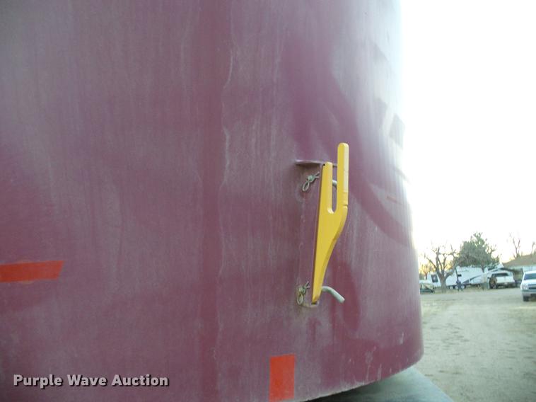 image for item DD5386 1995 Ford L8000 feed mixer truck